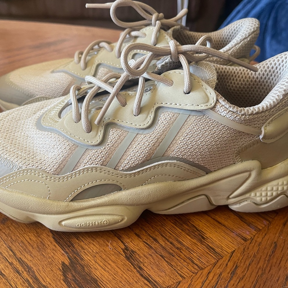 Adidas Originals Ozweego Bliss Light Brown FX6029 Woman’s  Size 6